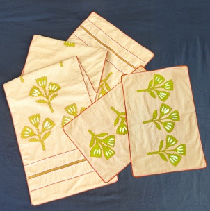 Table Runner with mats