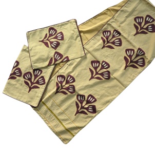Table Runner with mats