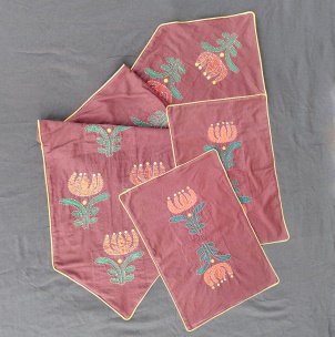 Table Runner with mats